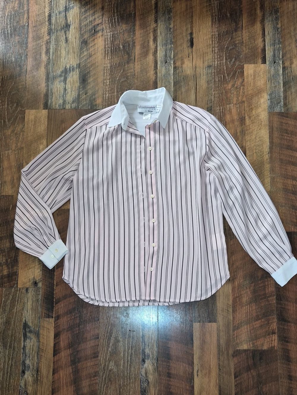 Flowy Women's Pink and Black Blouse Vintage Top Button Up